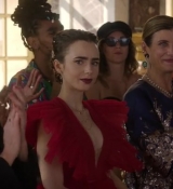 Emily_in_Paris_S02E10_WEBRip_x264-ION10_1878.jpg