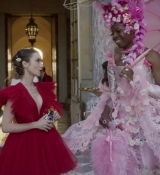 Emily_in_Paris_S02E10_WEBRip_x264-ION10_1890.jpg