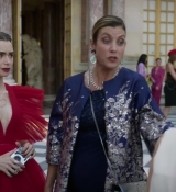 Emily_in_Paris_S02E10_WEBRip_x264-ION10_2041.jpg