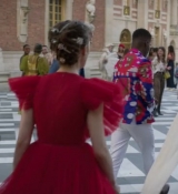 Emily_in_Paris_S02E10_WEBRip_x264-ION10_2076.jpg