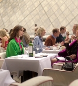Emily_in_Paris_Season_2___Official_Trailer___Netflix_110.jpg