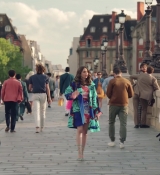 Emily_in_Paris_Season_2___Official_Trailer___Netflix_145.jpg