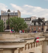 Emily_in_Paris_Season_2___Official_Trailer___Netflix_152.jpg