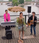 Emily_in_Paris_Season_2___Official_Trailer___Netflix_230.jpg